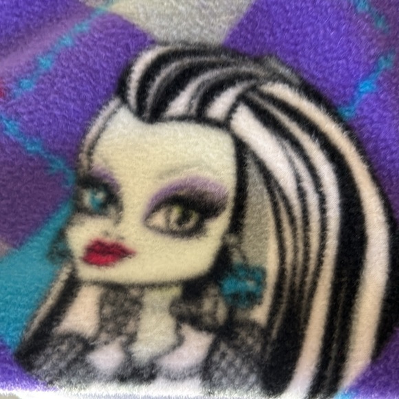 Monster High design fleece blanket homemade - Picture 4 of 6